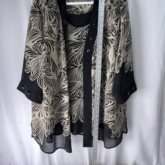 Penningtons Black and Cream Elegant 2-piece Top Set Patterned Sheer Jacket - Picture 5 of 11